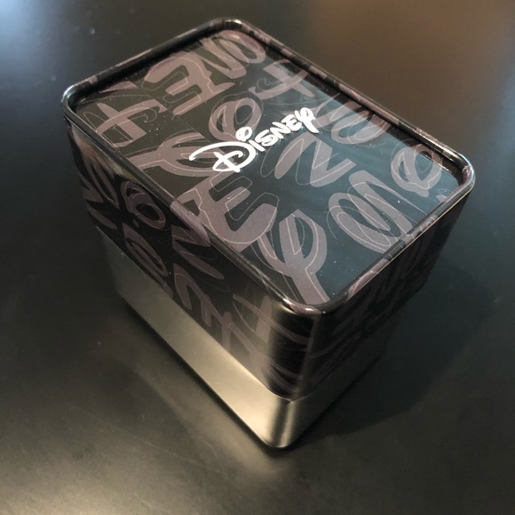 ❌SOLD❌ New! Men’s Style Disney Wrist Watch - Picture 5 of 7